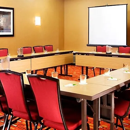 Courtyard By Marriott Rye 